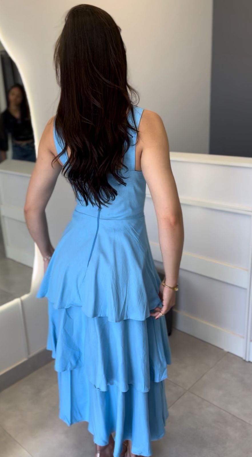 Vestido Midi Feminino em Linho com Saia em Camadas