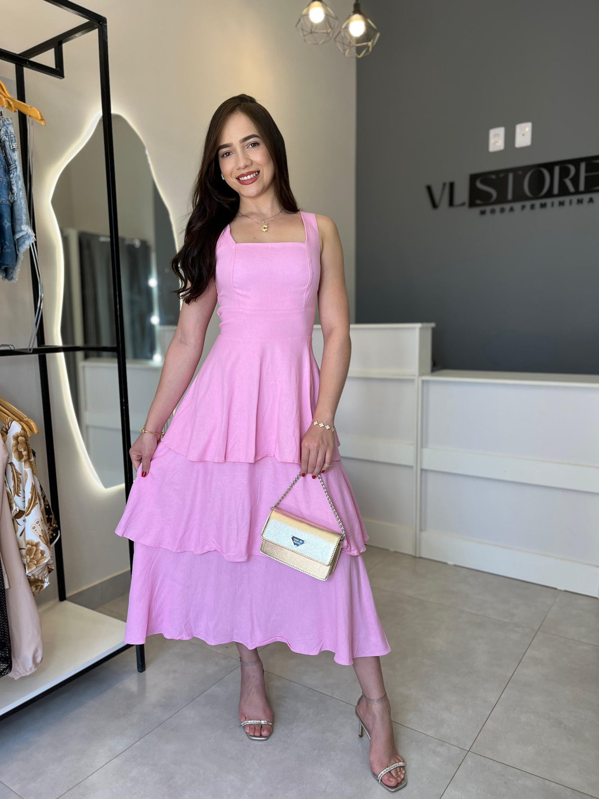 Vestido Midi Feminino em Linho com Saia em Camadas