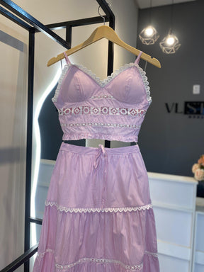 Conjunto Cropped e Saia Longa com Detalhes em Renda