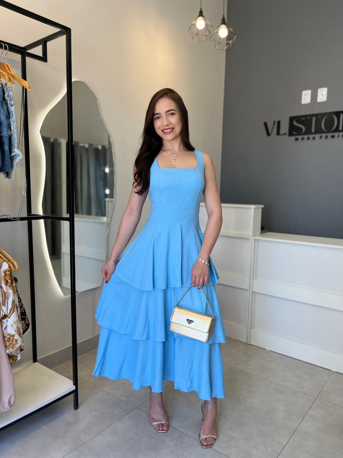 Vestido Midi Feminino em Linho com Saia em Camadas