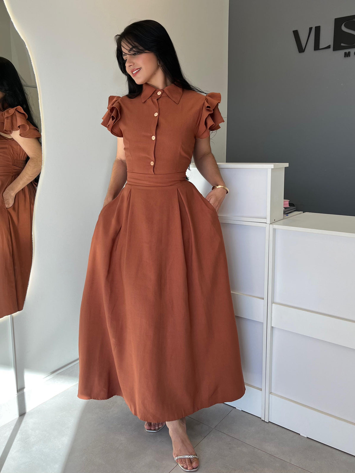 Vestido Longo Feminino com Botões Frontais